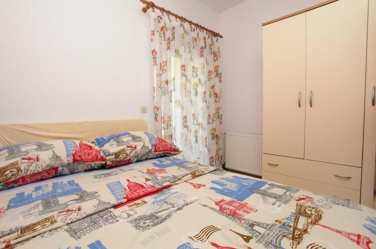 Apartman Dinka Trogir Eksteriør billede